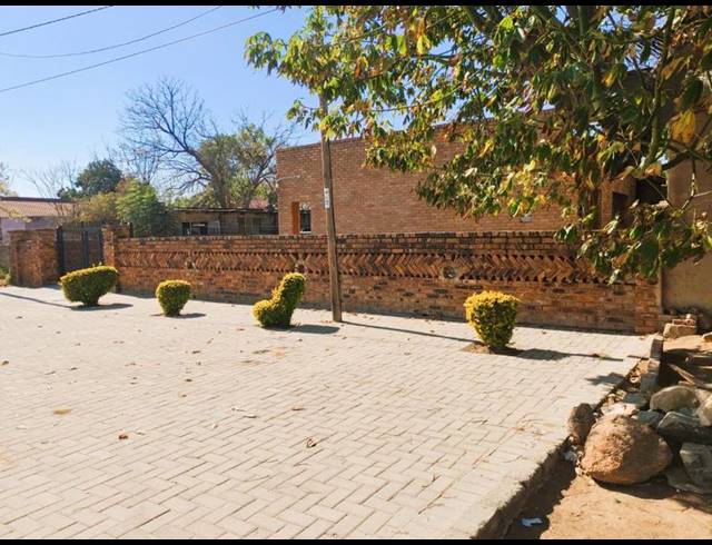 9 BEDROOM HOUSE FOR SALE IN MANKWENG